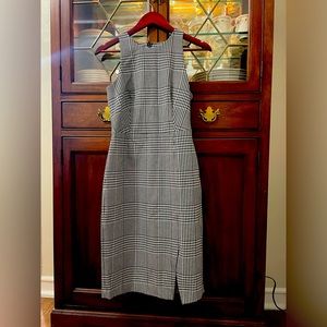 BANANA REPUBLIC PLAID BI-STRETCH RACER-NECK SHEATH DRESS. New without tags.